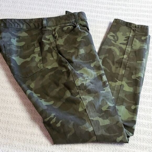 Style & Co. Curvy Skinny Leg Camouflage Sz. 10 Pants with Pockets - Picture 1 of 9